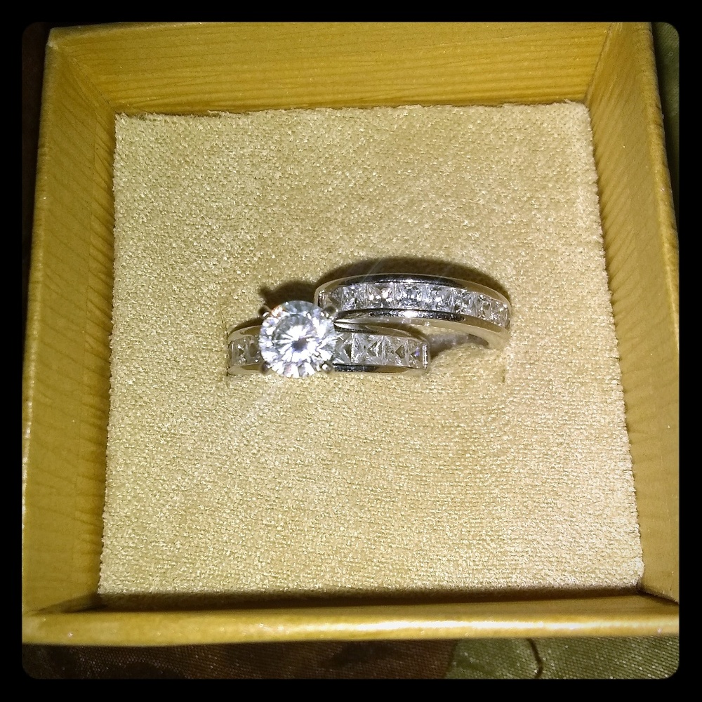 925 Sterling silver wedding set.
